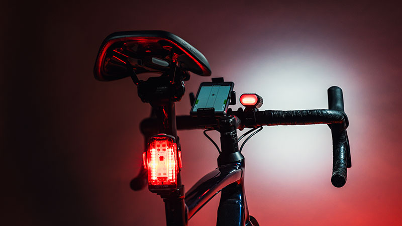 Radar na bicykel od Lezyne vás upozorní na auto aj bez telefónu alebo GPS