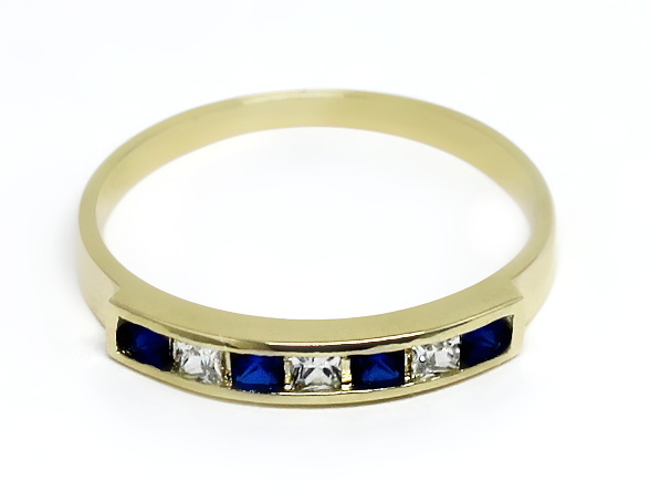 Zlatý prsten se safírem a bílými zirkony Nela Velikost a váha prstenu: 52(váha 1,67g)