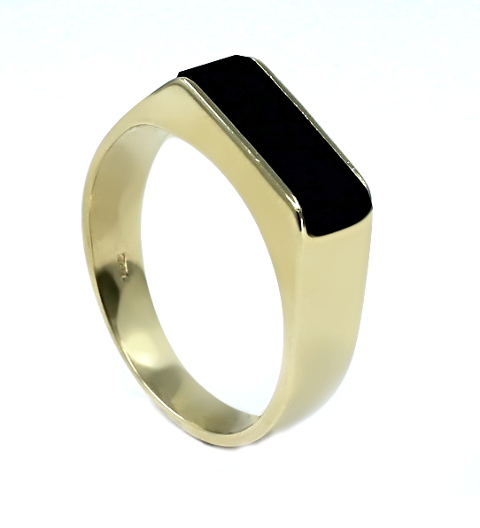 Pánský prsten s onyxem Velikost a váha prstenu: 61(váha 4,35g)