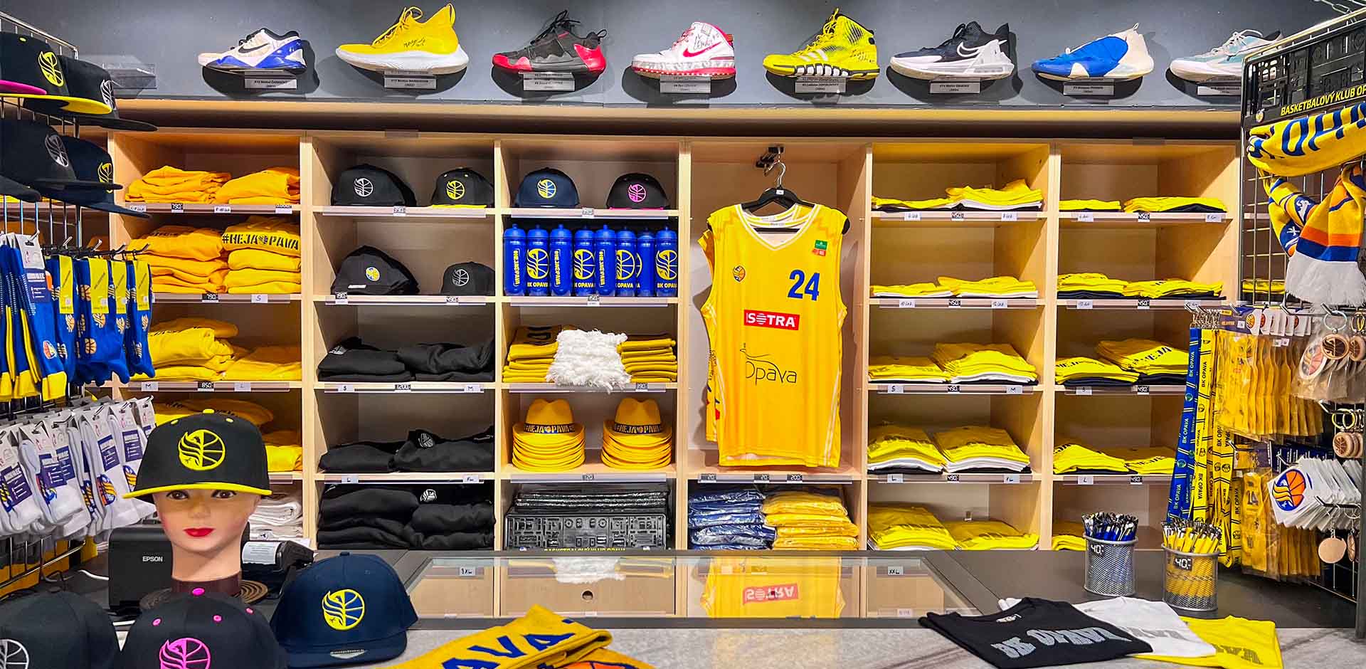 INTERIÉR FANSHOPU