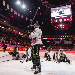 První HOLD je vítězný! 🤩 Těšíme se na vás ve čtvrtek! 💛 🎫 hcsparta.cz/vstupenky