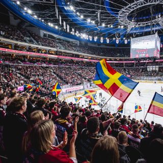 🤩 Vyprodáno na Plzeň? Více než týden před zápasem? Může se to stát! V @o2arenapraha zbývají poslední s̸t̸o̸v̸k̸y̸ desítky...