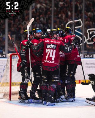 Důležitá výhra! ✅ ❗️Předprodej na 5. zápas startuje v aplikaci HC SPARTA+ pro permanentkáře a uživatele aplikace ve 21:00...