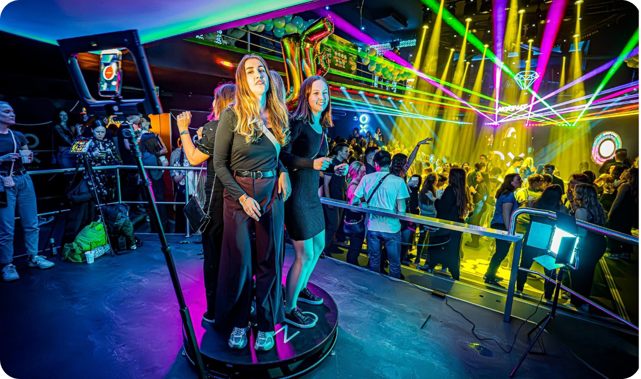 Fotospin 360 roztančil mediky v OX clubu