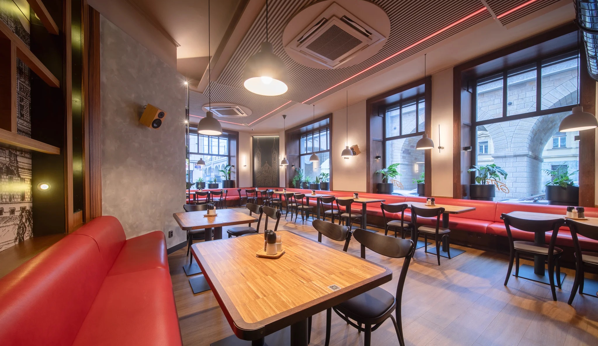 Horní restaurace - gate