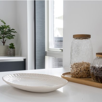 DEKORAČNÝ PODNOS S RYHOVANOU TEXTÚROU