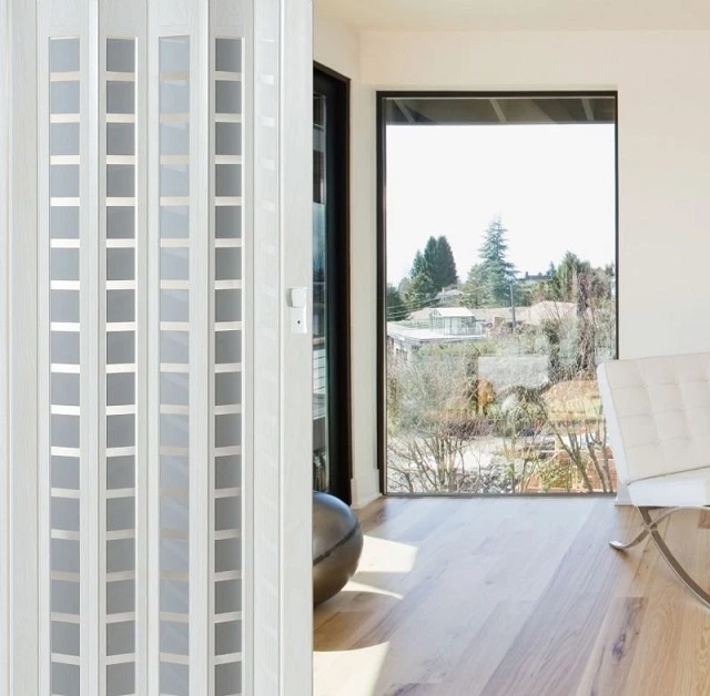 Využití shrnovacích dveří: Oddělujte prostory v domě s elegancí