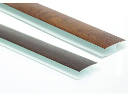 Connecting profile with window foil