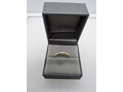 Zlatý prsten s diamantem