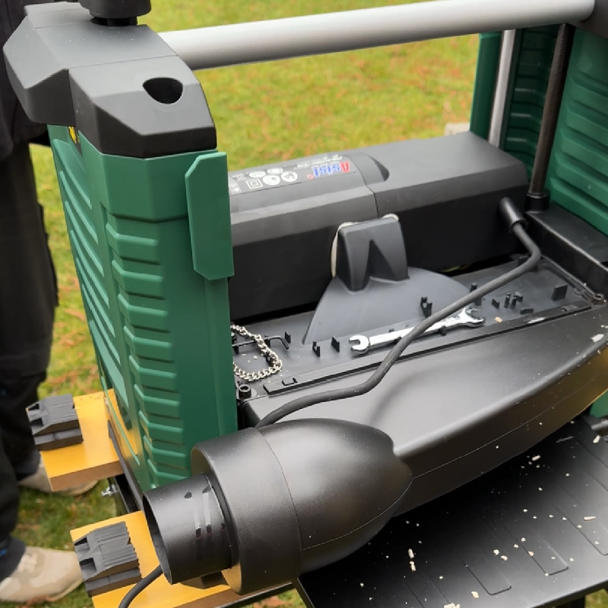 AE4H180-318 Protahovací hoblovačka 1800 W, 318 mm 33,5Kg GIGA Sklad 5 AE4H180-318