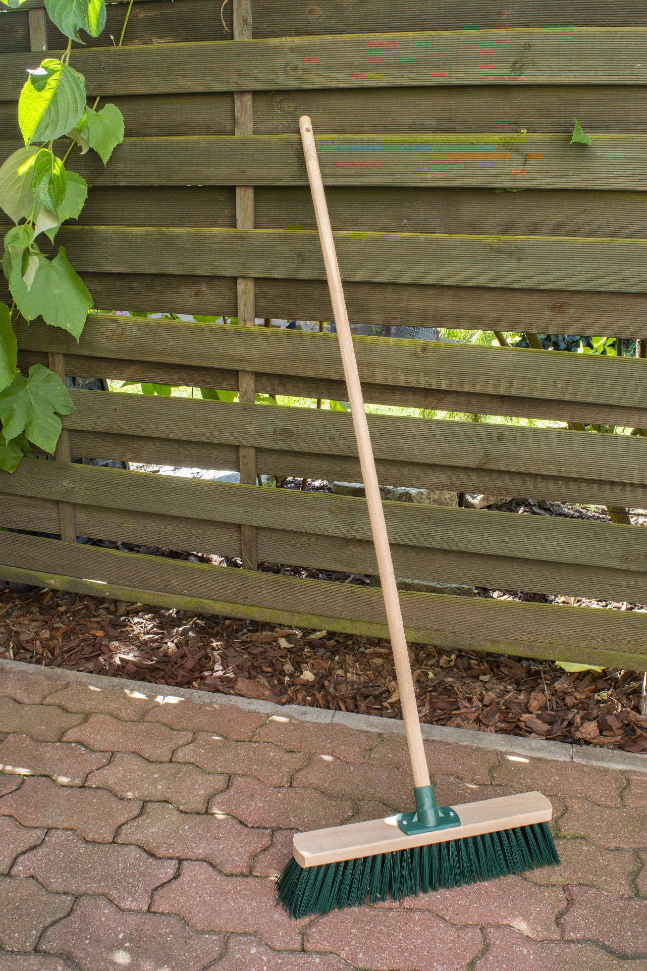 Dřevěné koště 40 cm 0,6 Kg GIGA Sklad5 D26-000110