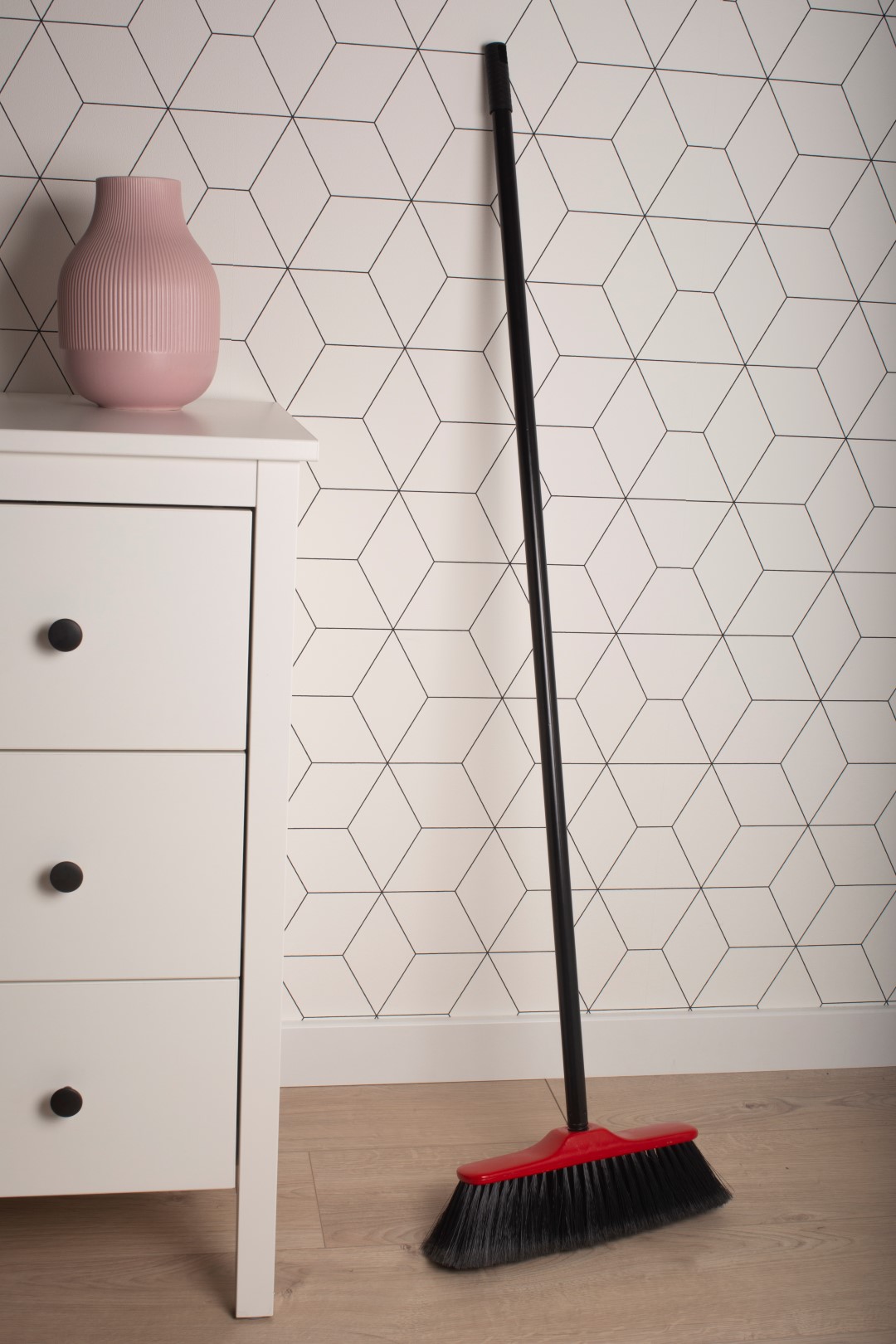 Koště MONICA s násadou 120 cm 0,45Kg GIGA Sklad 5 D26-052120