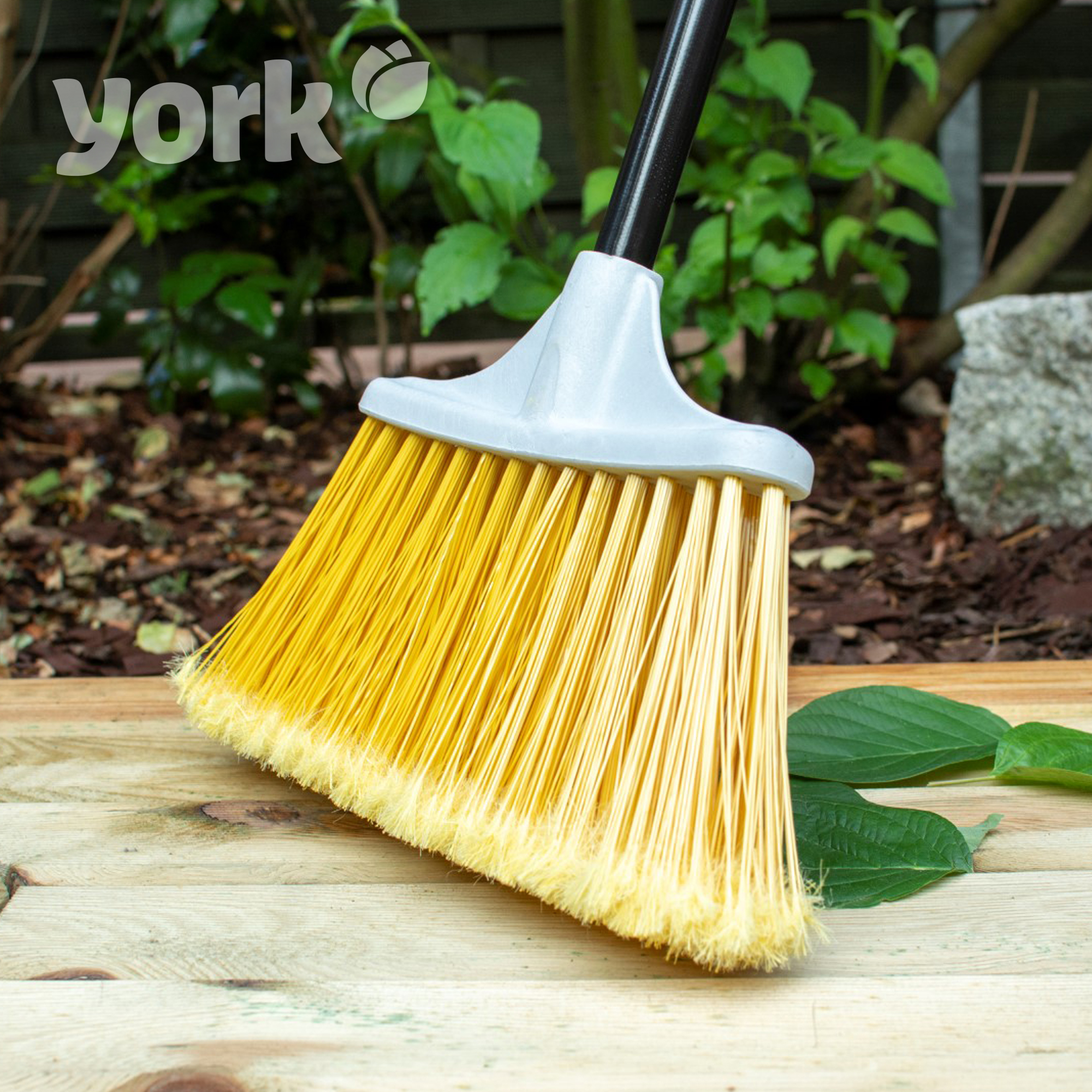 Koště SUNNY GARDEN s násadou 120 cm 0,47Kg GIGA Sklad 5 D26-052090