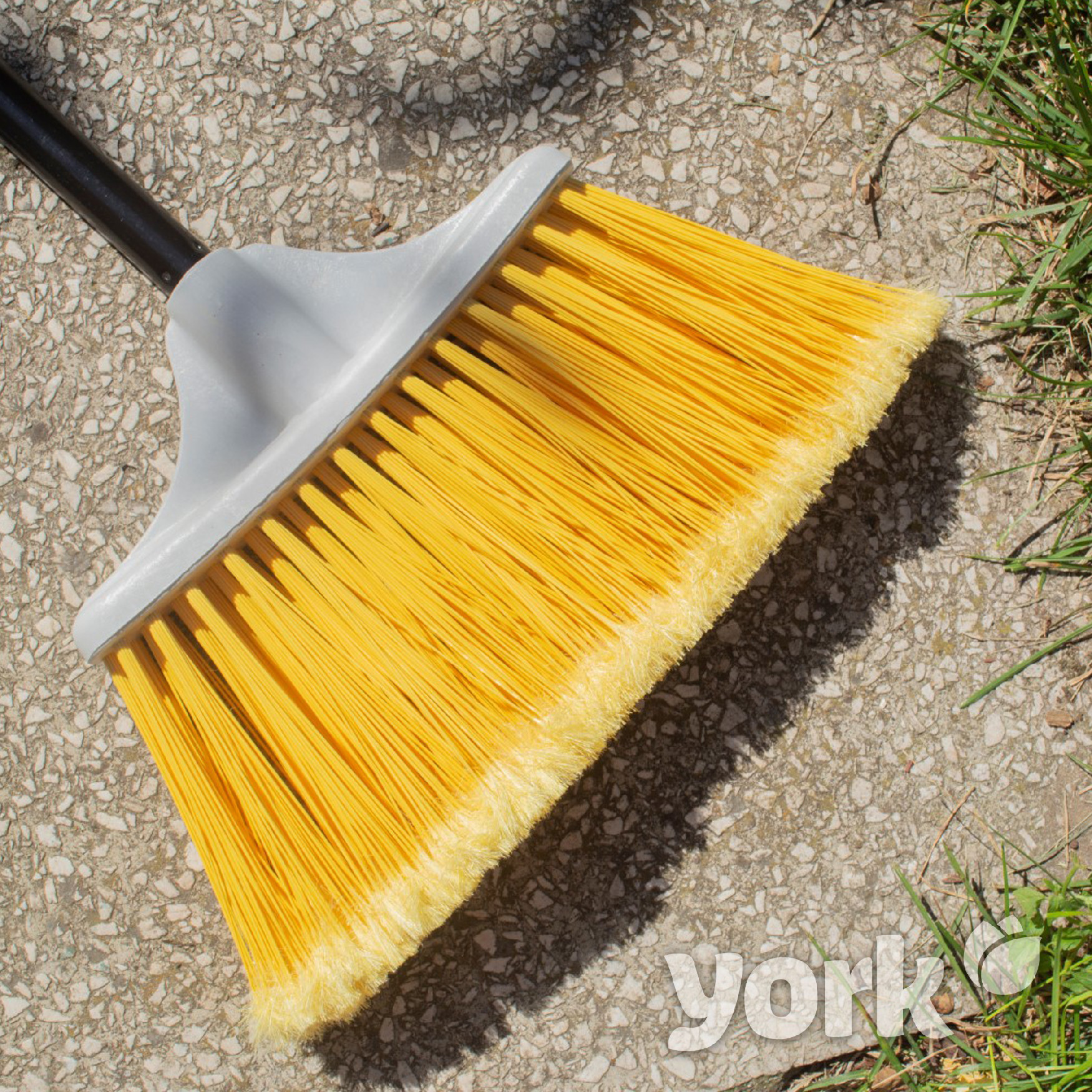 Koště SUNNY GARDEN s násadou 120 cm 0,47Kg GIGA Sklad 5 D26-052090