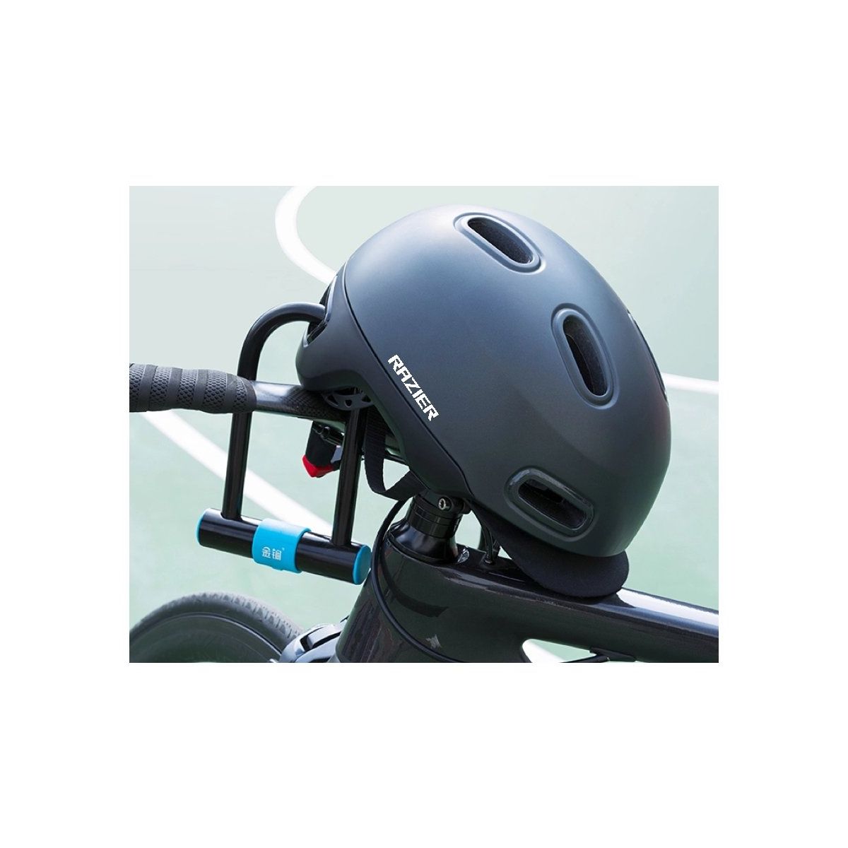 Helma RAZIER IRONBALL SKATE slonová kost, S-M 54-57cm 0,45Kg GIGA Sklad 5 38161