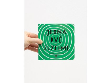 Jedna dvě slyšíme titulka