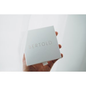 Dámský náhrdelník s textem Round - zlatý (ZVOLTE VZHLED PÍSMA: Freestyle, ZVOLTE MOTIV GRAVÍROVÁNÍ: JMÉNA SE SRDCEM)