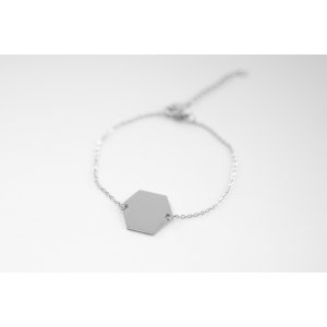 Dámský náramek s textem Hexagon - stříbrný (ZVOLTE VZHLED PÍSMA: Freestyle, ZVOLTE MOTIV GRAVÍROVÁNÍ: JMÉNA SE SRDCEM)