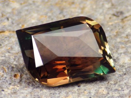 7.39 ct multicolor mystique oregon sunstone 1