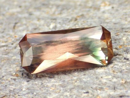 4.34ct multicolor schiller oregon sunstone 01