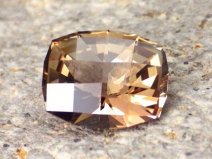 3.40ct peach pink oregon sunstone 01