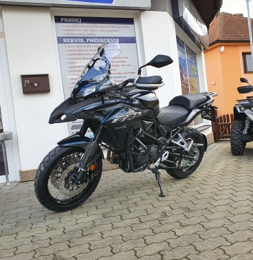 Benelli TRK 502 X v nové modré barvě, model 2020