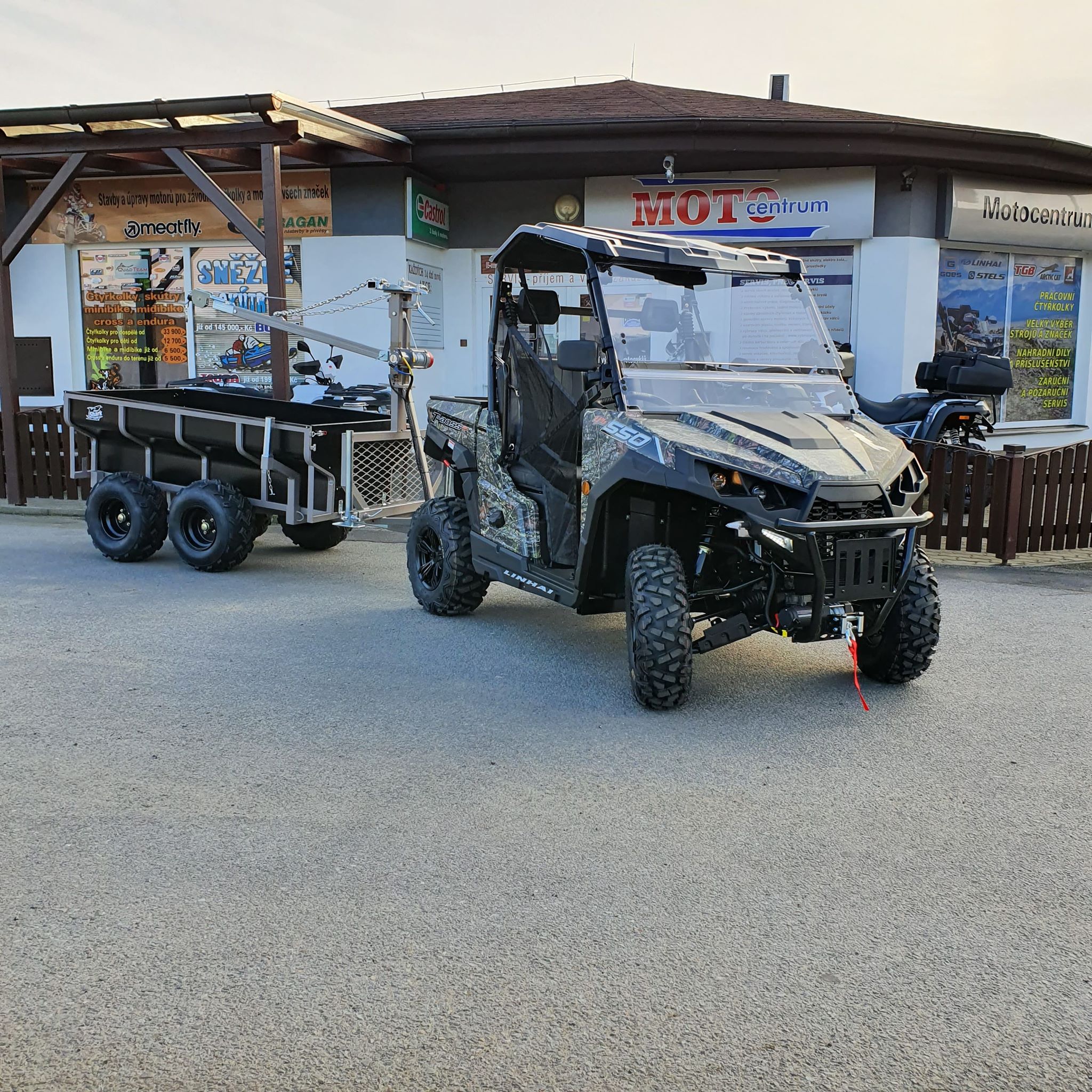 LINAHI UTV 550 T-BOSS EFi EPS s vyvážecím vozíkem SHARK WOOD 1500