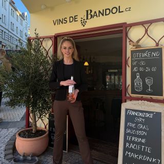 🎶 Dnes je Hudební středa! 🎶 Přijďte si užít letní večer s živou hudbou, sklenkou výjimečného vína a atmosférou, kterou si...