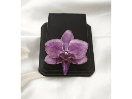Brož orchidej tmavší