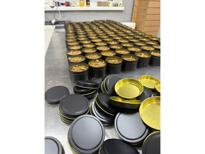 Svíčka ze včelího vosku s propolisem