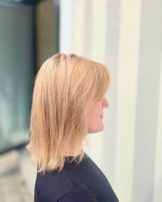 Proměna s nádechem beige ✨ Dnešní look vznikl z touhy po změně…Klientka ke mně chodí už rok. Začínaly jsme na zrzavých a...