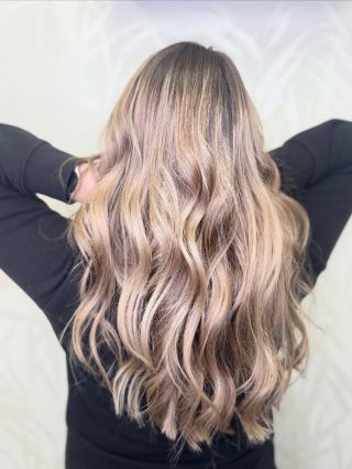 Před se bohužel zapomnělo vyfotit 🙈 Po ✨ Studený přeliv pro sjednocení a kolagenová výživa – péče od #mydentity . . ....