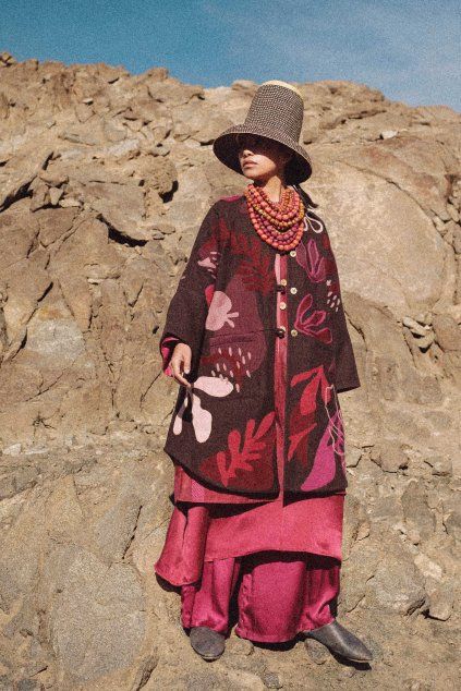 Kashmiri Crewel Wool Poncho dhaaen 3