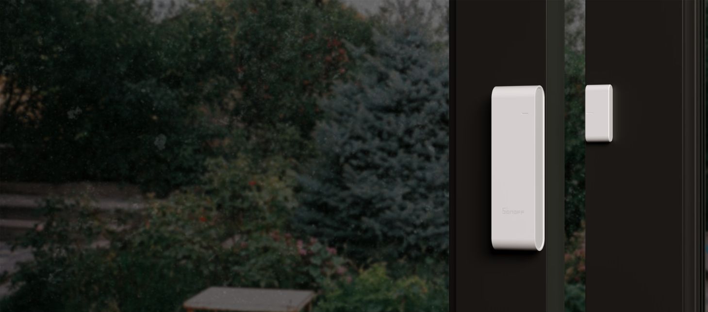 Sonoff SenseGuard DW Gen2 SNZB-04PR2 – Zigbee door and window sensor mounted on window frame