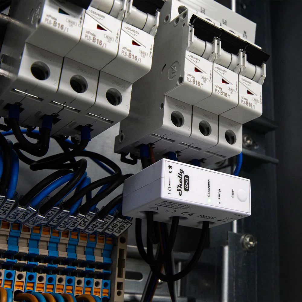 Shelly 3EM-63W Gen3 (Trojfázový elektromer s káblovým pripojením)