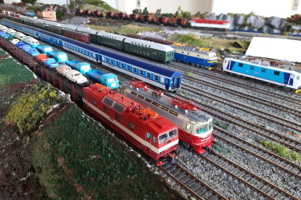 Vláčky Bítov: Modelové kolejiště u Vranovské přehrady