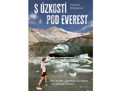 84902 s uzkosti pod everest po horach s batohem na zadech a s uzkosti v hlave