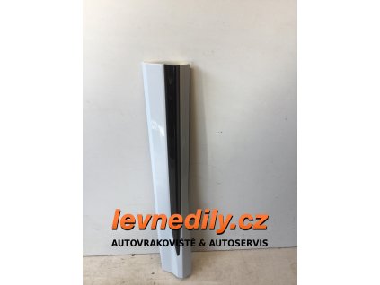 Lišta levých dveří Audi Q3 83A853959