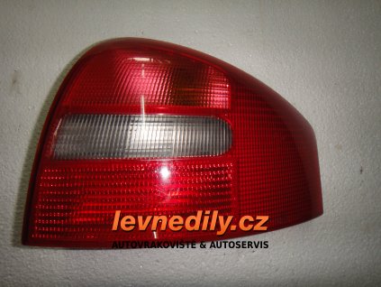 Pravé zadní světlo Audi A6 4B5945096