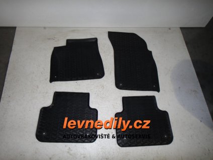 Sada gumových koberců Audi Q7 4M1061501