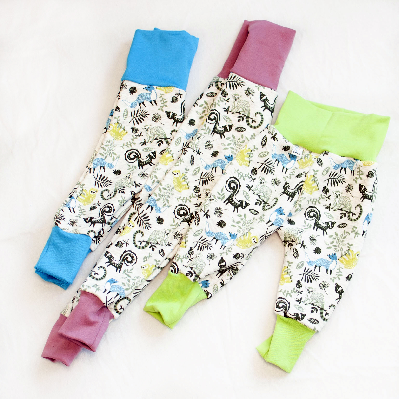 Rostoucí tepláky značky MaTáTa