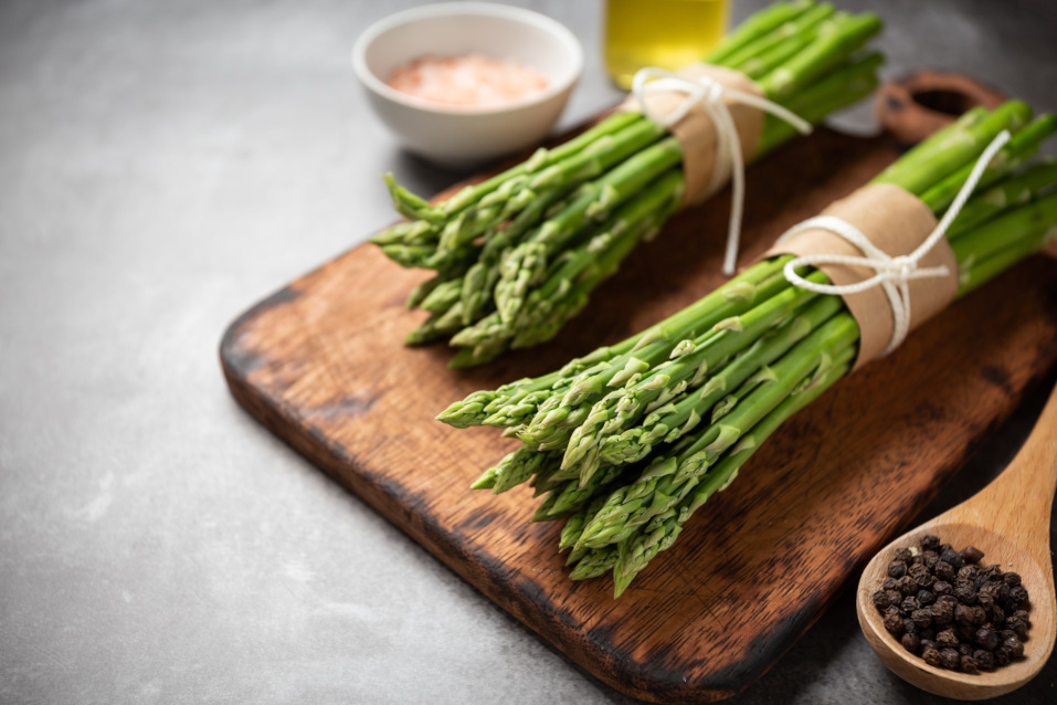Spargel mit Senfsauce und Estragon