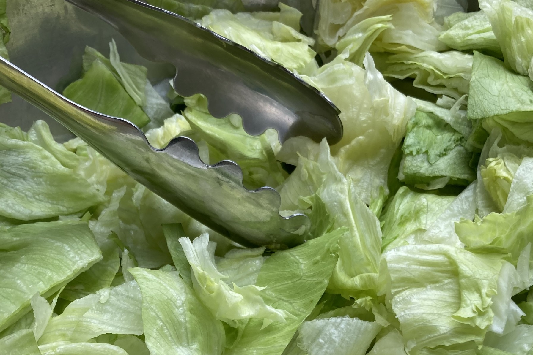 Salat d’Auvergne mit grünen Linsen und Nový-Dvůr-Senf
