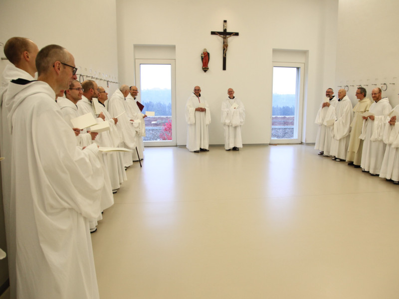slavnostní uvítání Dom Tomáše ve velké hovorně