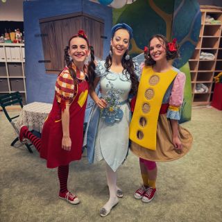 Generálka úspešne za nami. Tešíme sa, že sa uvidíme na Jarnom turné Angličanina :)