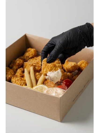 Chicken mini schnitzels in Cornflakes, sweet chilli sauce