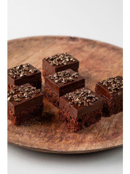 Sachr mini cake with apricot jam - slice