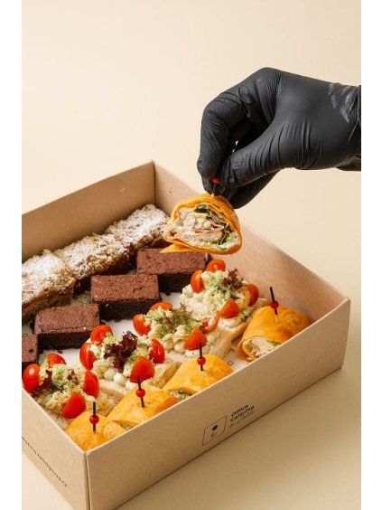 Coffee break Box 1 serves 4–6 people