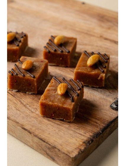 Vegan mini date toffee