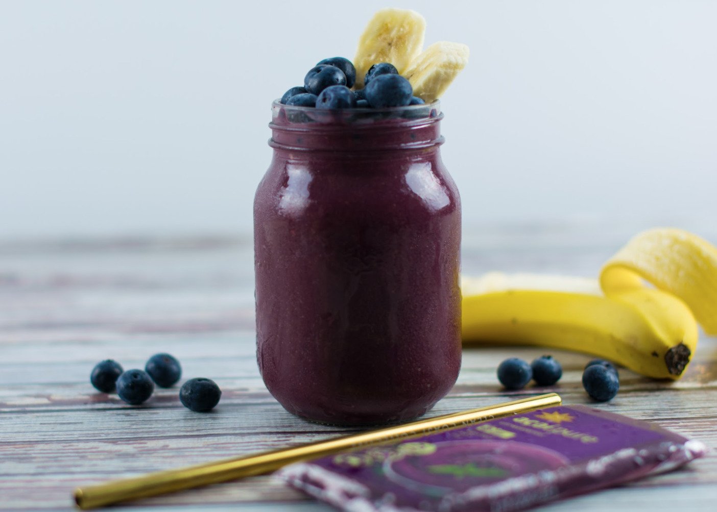 Acai super smoothie bowl